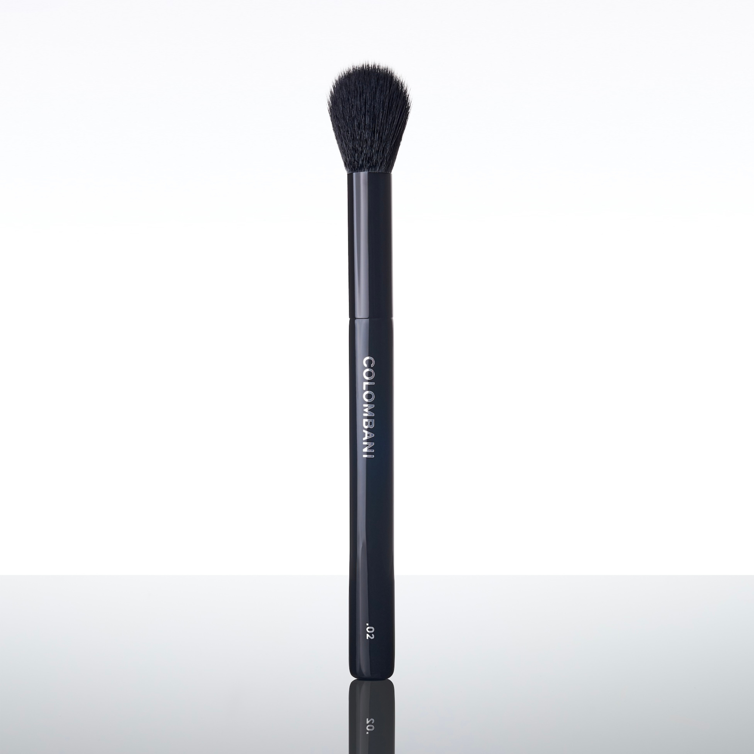 Brush 02 Duo-Fiber Diffuser – Liquid, cream, and gel textures