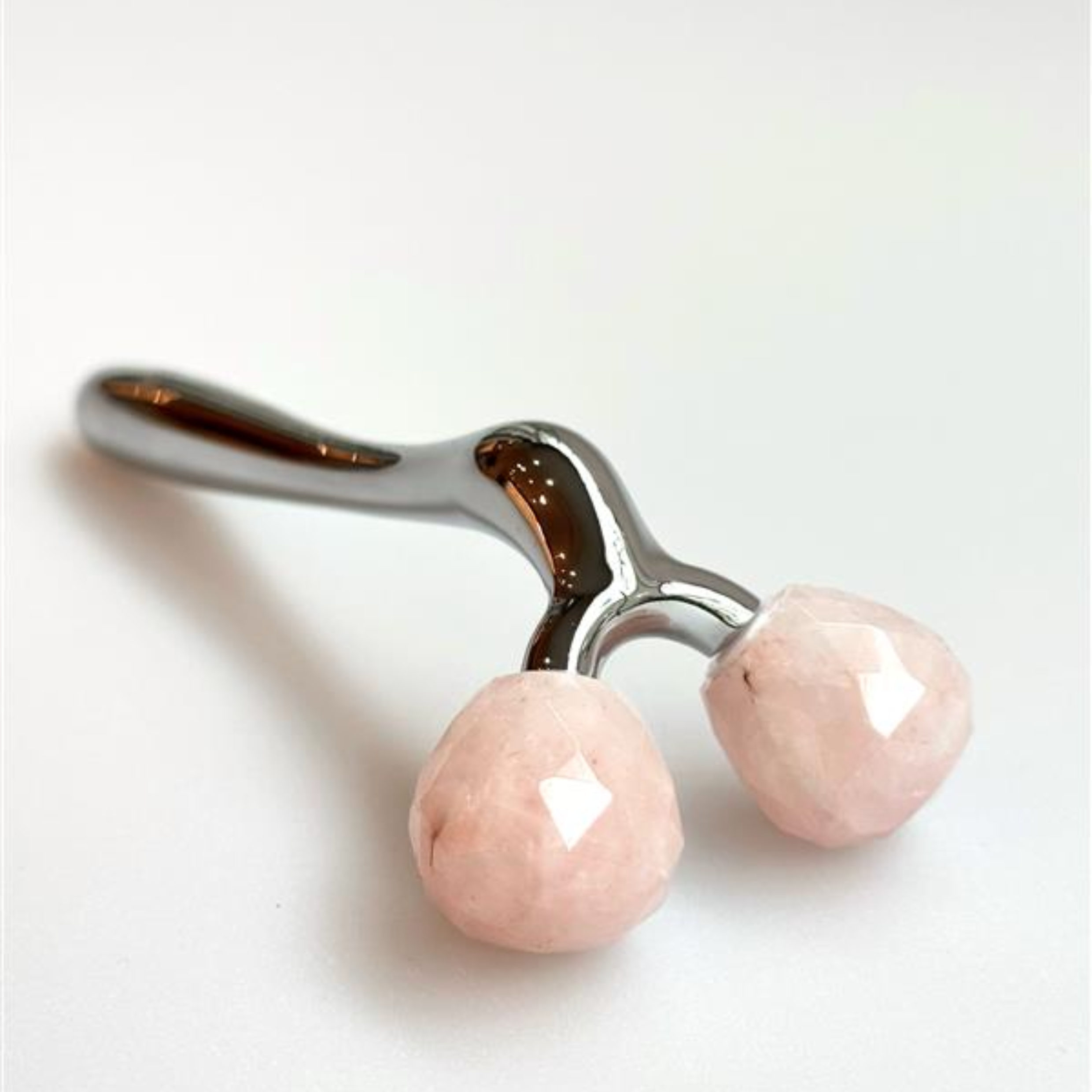 Rose Quartz Facial Lifting Roller– with defects