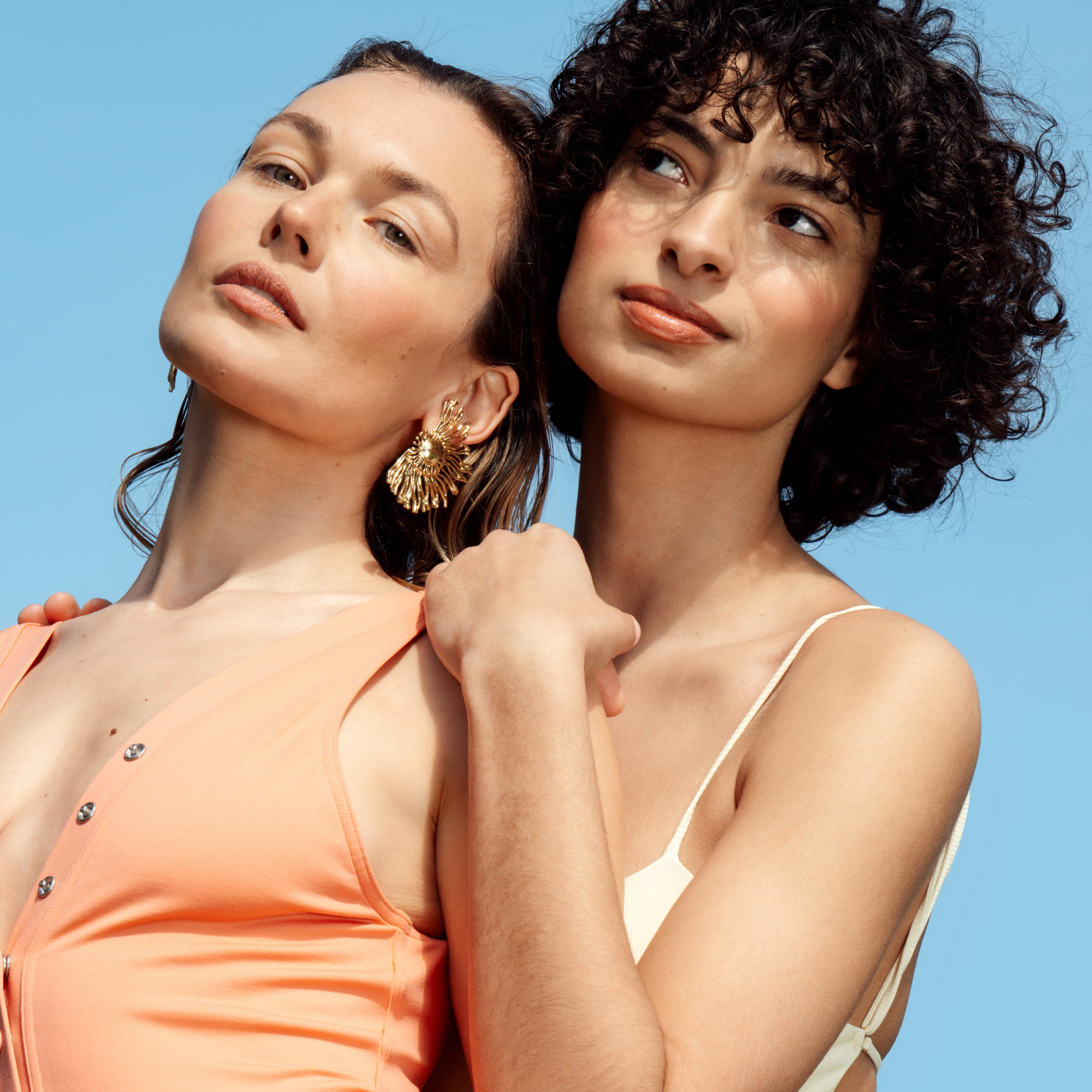 Soin solaire visage SPF50+ peau protégée et uniforme
