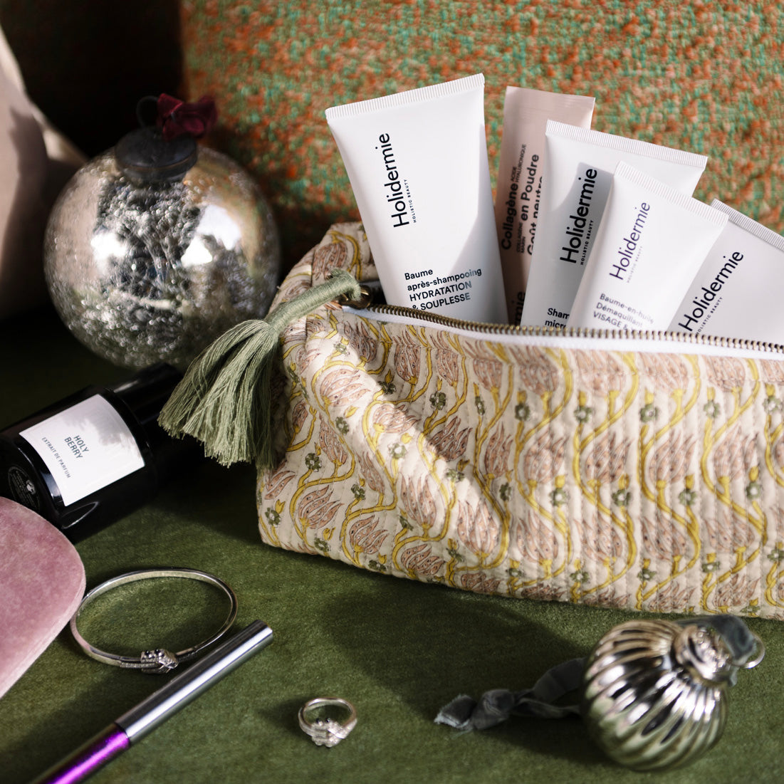 Christmas Disovery Pouch – Holidermie X Caravane