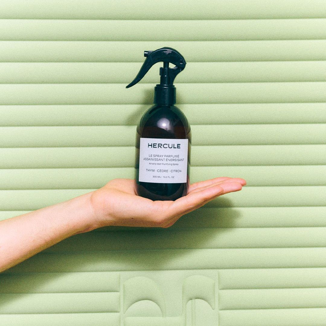 Energizing sanitizing fragrance spray
